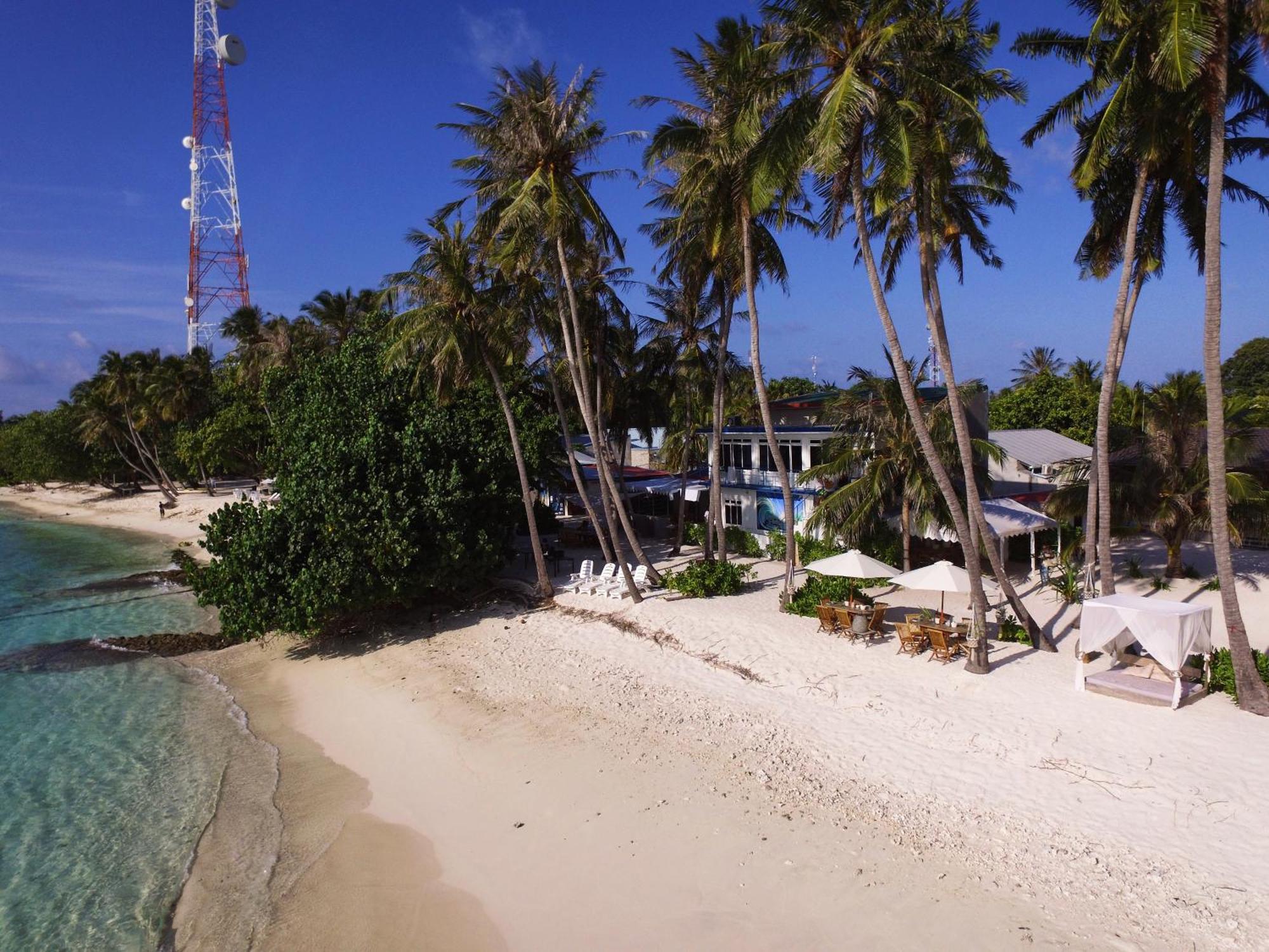 Batuta Maldives Surf View Ξενοδοχείο Thulusdhoo Εξωτερικό φωτογραφία