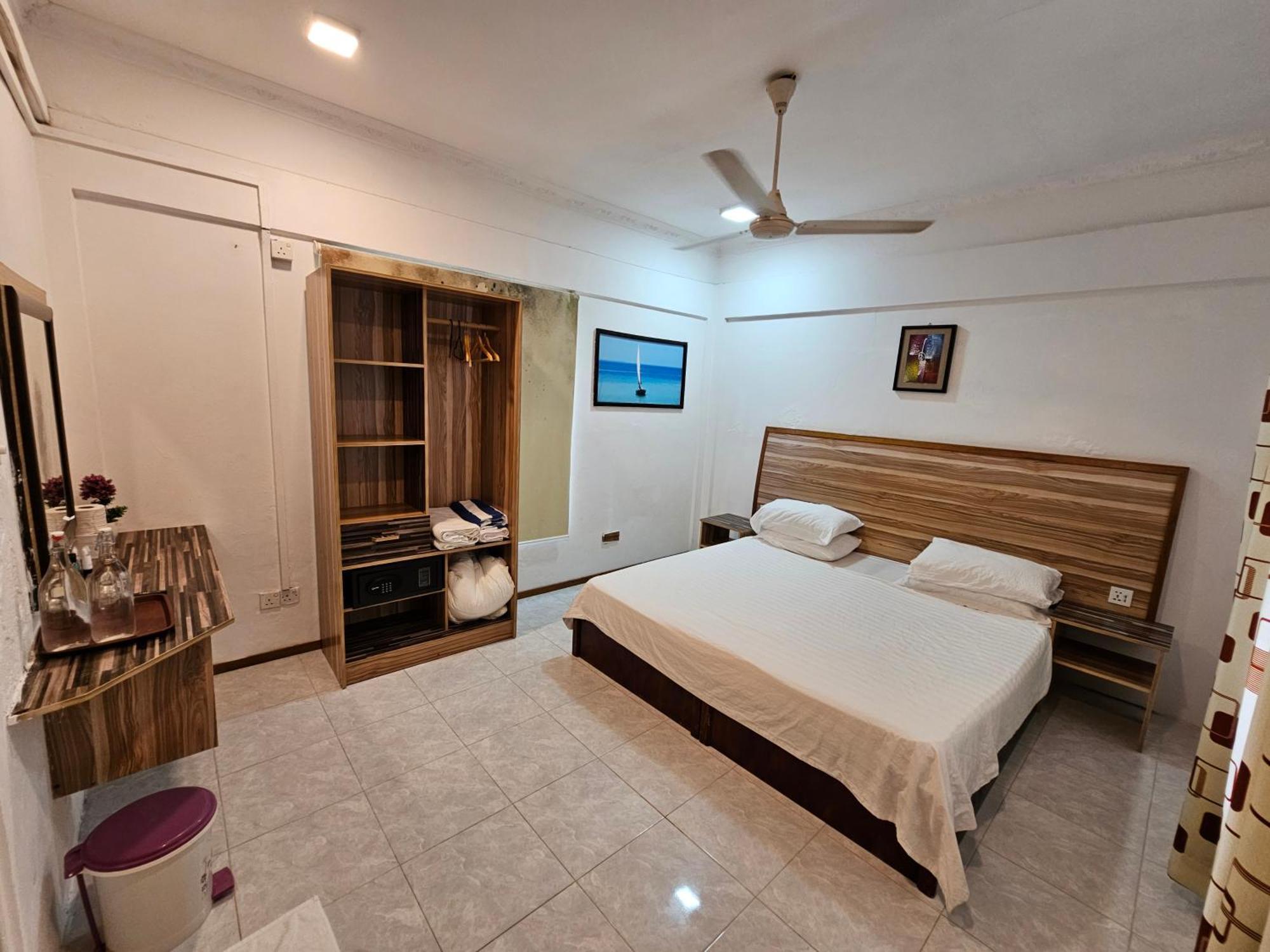 Batuta Maldives Surf View Ξενοδοχείο Thulusdhoo Εξωτερικό φωτογραφία