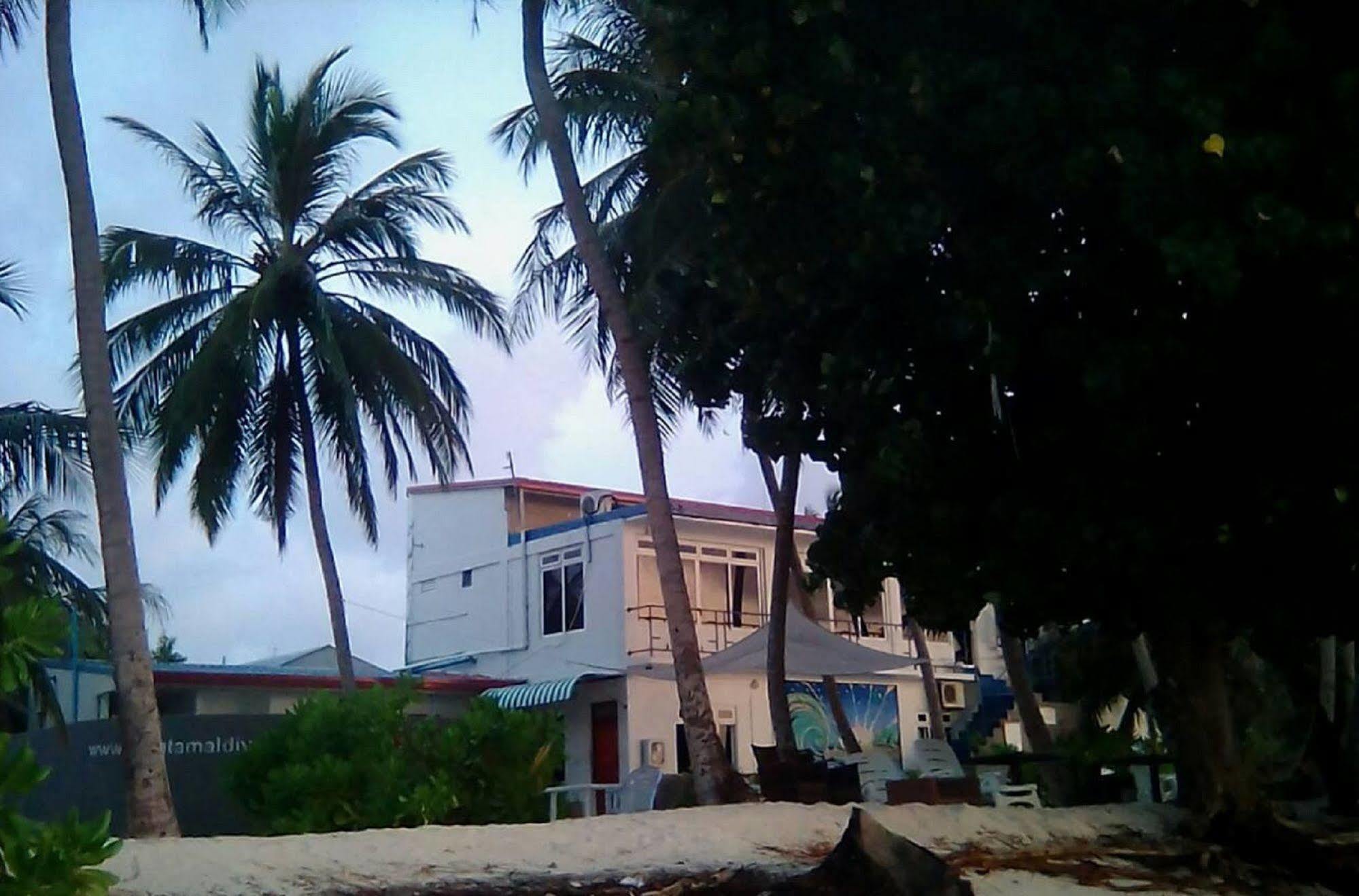 Batuta Maldives Surf View Ξενοδοχείο Thulusdhoo Εξωτερικό φωτογραφία