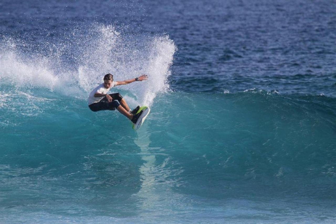 Batuta Maldives Surf View Ξενοδοχείο Thulusdhoo Εξωτερικό φωτογραφία